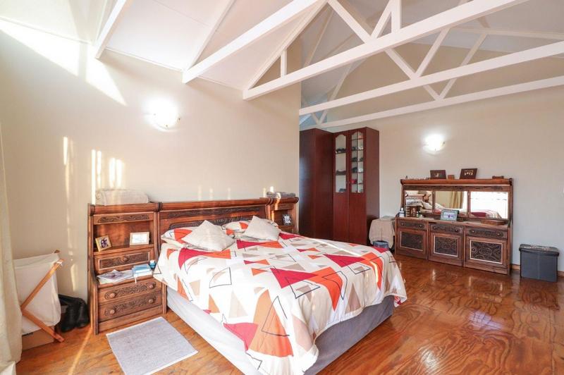 4 Bedroom Property for Sale in Heiderand Western Cape
